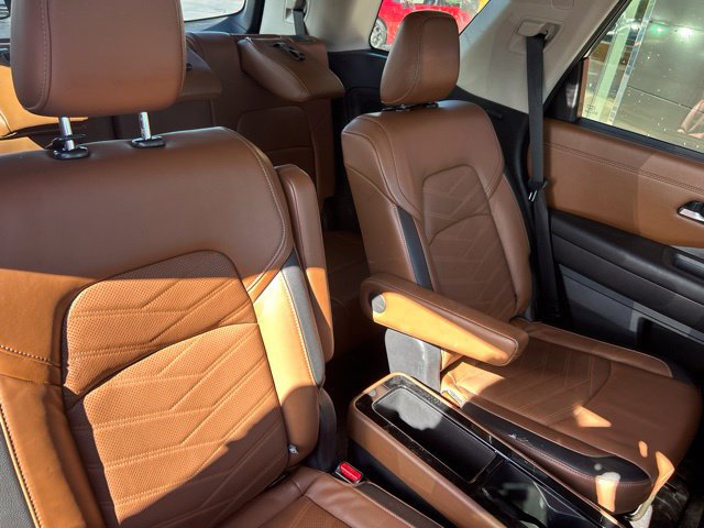 Used 2022 Nissan Pathfinder Platinum w/ Cargo Package AWD/4WD image 12