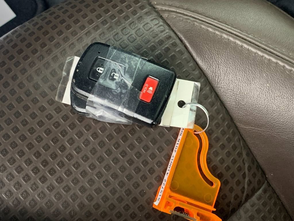 Used 2016 Toyota Tacoma Limited w/ Towing Package image 42