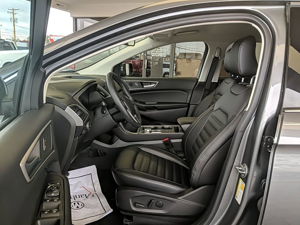Used 2024 Ford Edge SEL w/ Convenience Package image 13