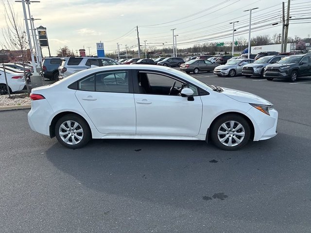 Certified 2025 Toyota Corolla LE image 5