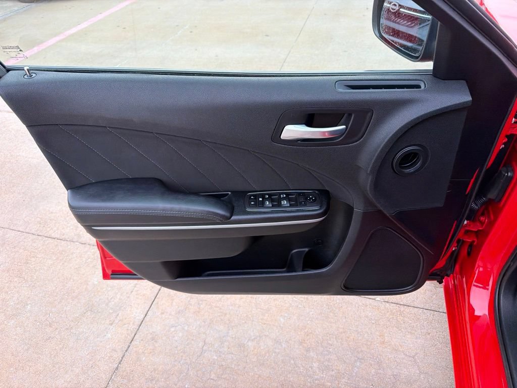 Used 2022 Dodge Charger SXT RWD image 12
