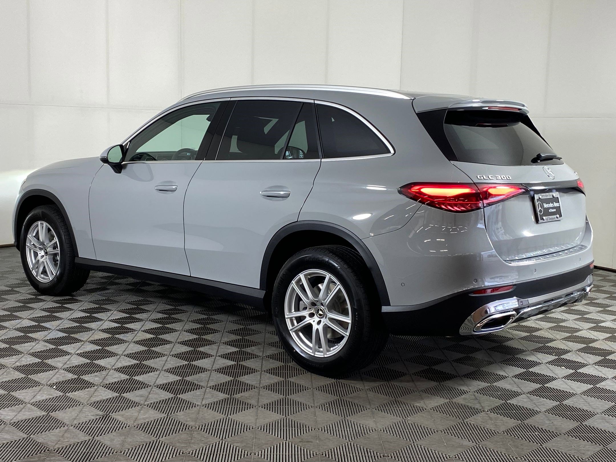 Used 2026 Mercedes-Benz GLC 300 4MATIC image 3