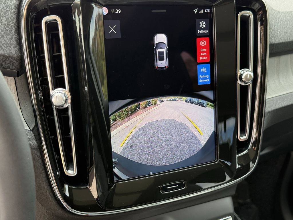 New 2026 Volvo XC40 B5 Core w/ Climate Package image 22