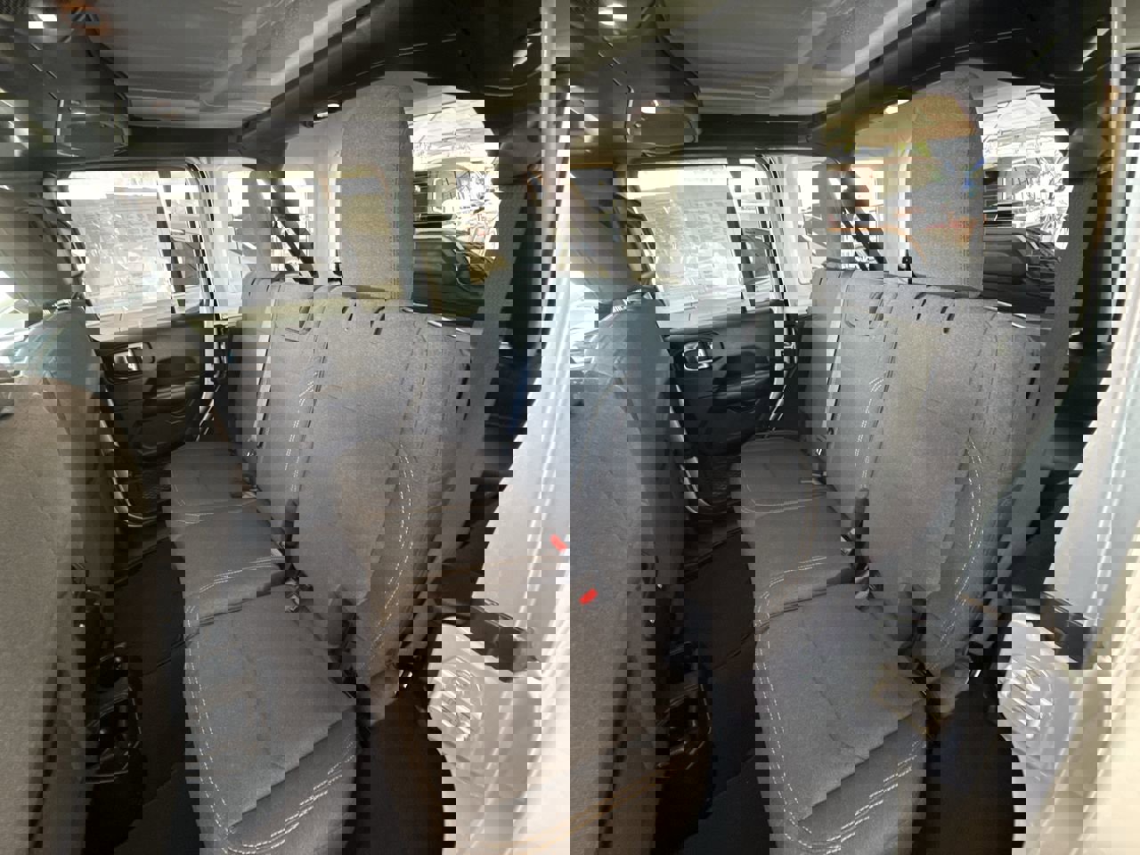 Used 2024 Jeep Wrangler Unlimited Sahara image 23