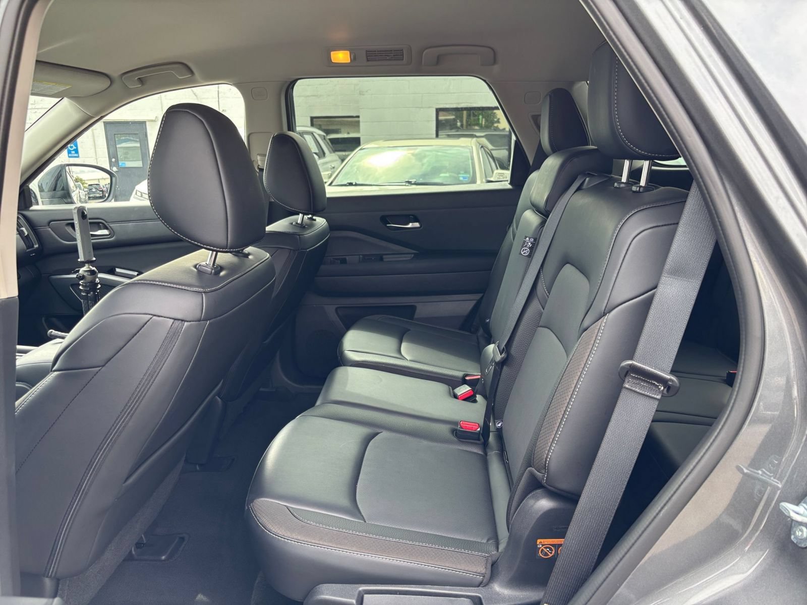 Used 2026 Nissan Pathfinder SL FWD image 27