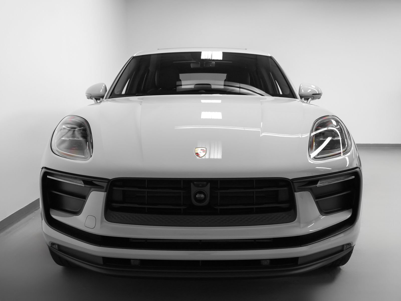 New 2026 Porsche Macan AWD/4WD image 8