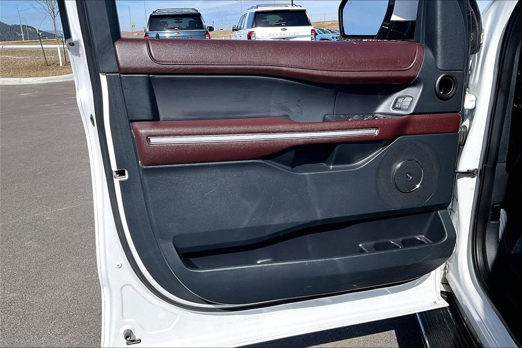 Used 2022 Ford Expedition Limited image 23