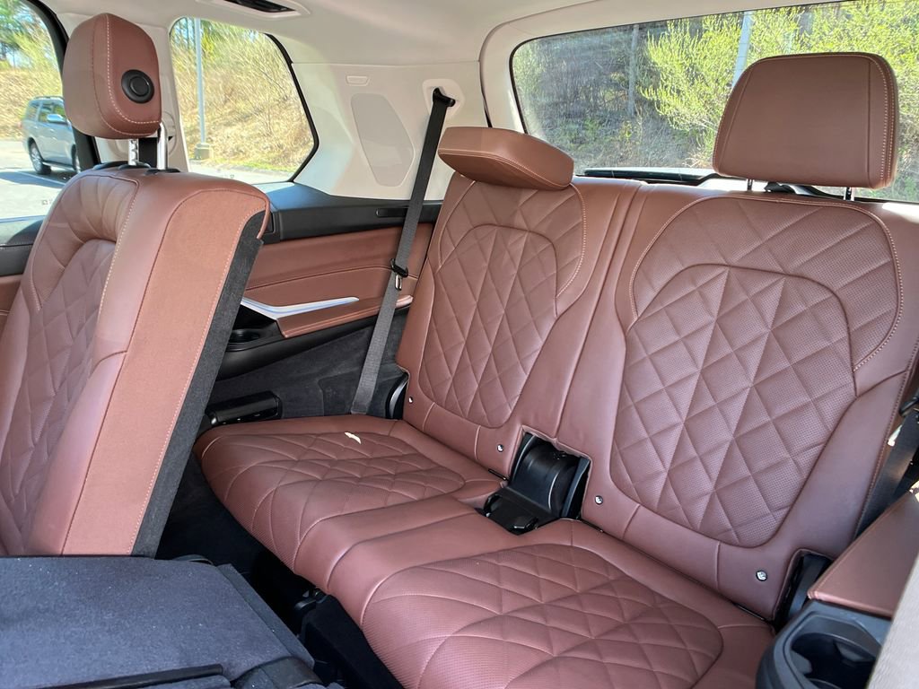Used 2023 BMW X7 xDrive40i w/ Premium Package image 24