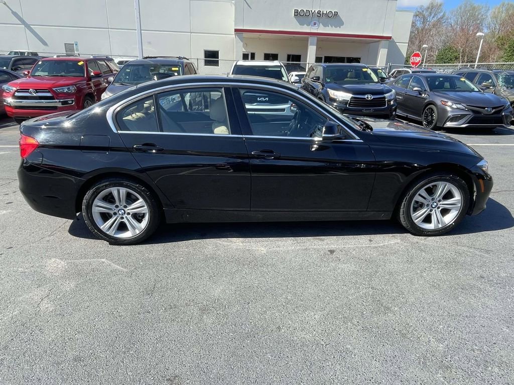 Used 2018 BMW 330i xDrive Sedan w/ Convenience Package image 11