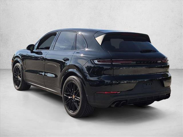 Used 2024 Porsche Cayenne AWD/4WD image 7