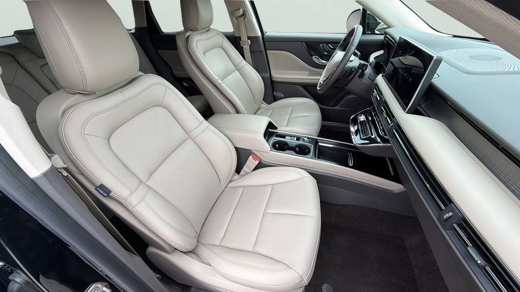 Used 2024 Lincoln Corsair AWD w/ Equipment Group 101A image 22