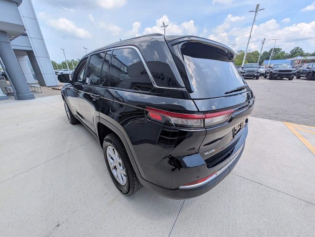 Used 2022 Jeep Grand Cherokee Limited image 7