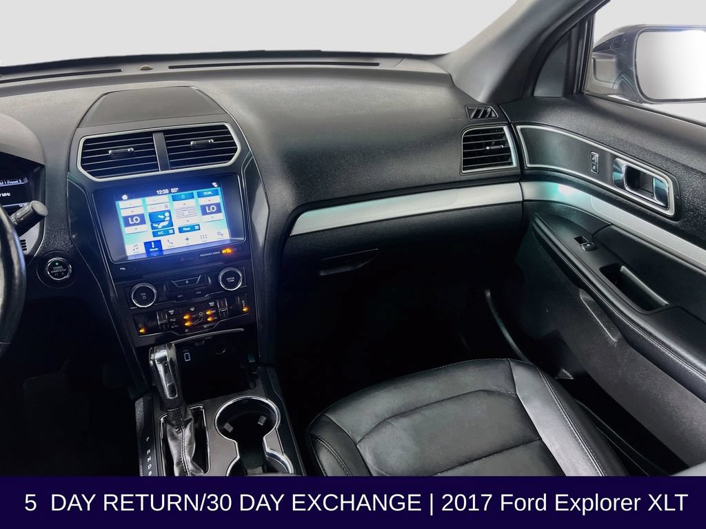 Used 2017 Ford Explorer XLT w/ Equipment Group 202A AWD/4WD image 28
