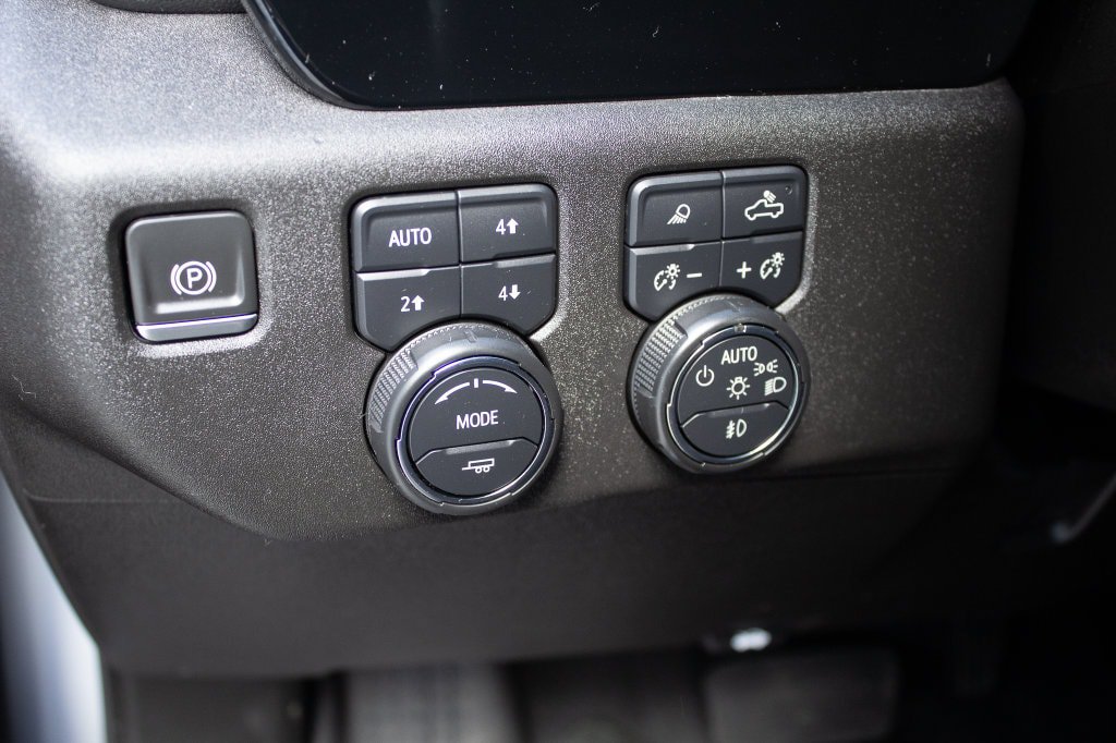Used 2024 Chevrolet Silverado 2500 ZR2 AWD/4WD image 23