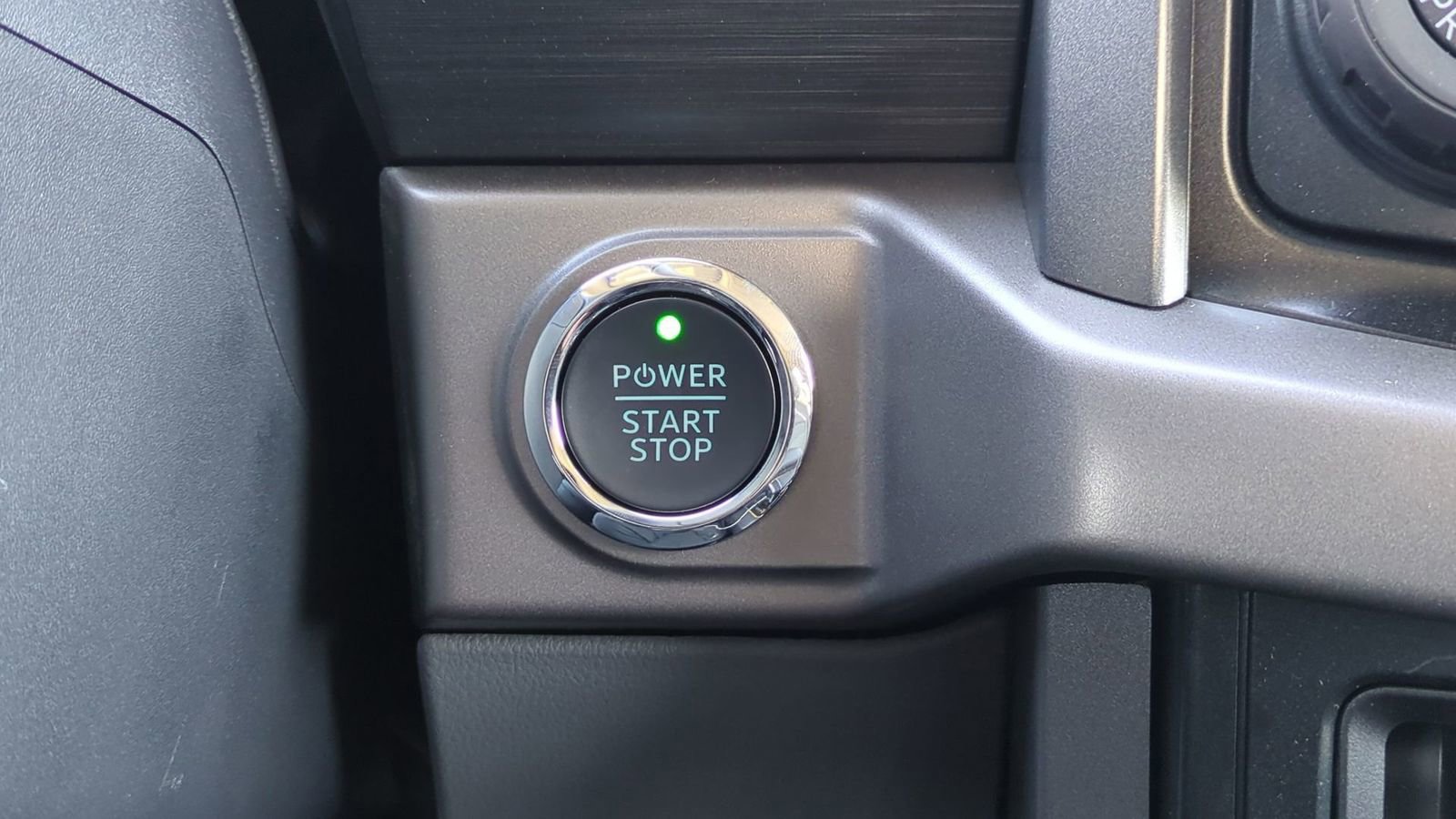 New 2025 Ford F150 Lightning XLT AWD/4WD image 24