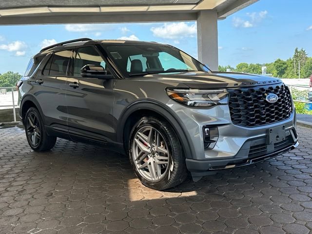 Used 2025 Ford Explorer ST AWD/4WD image 32