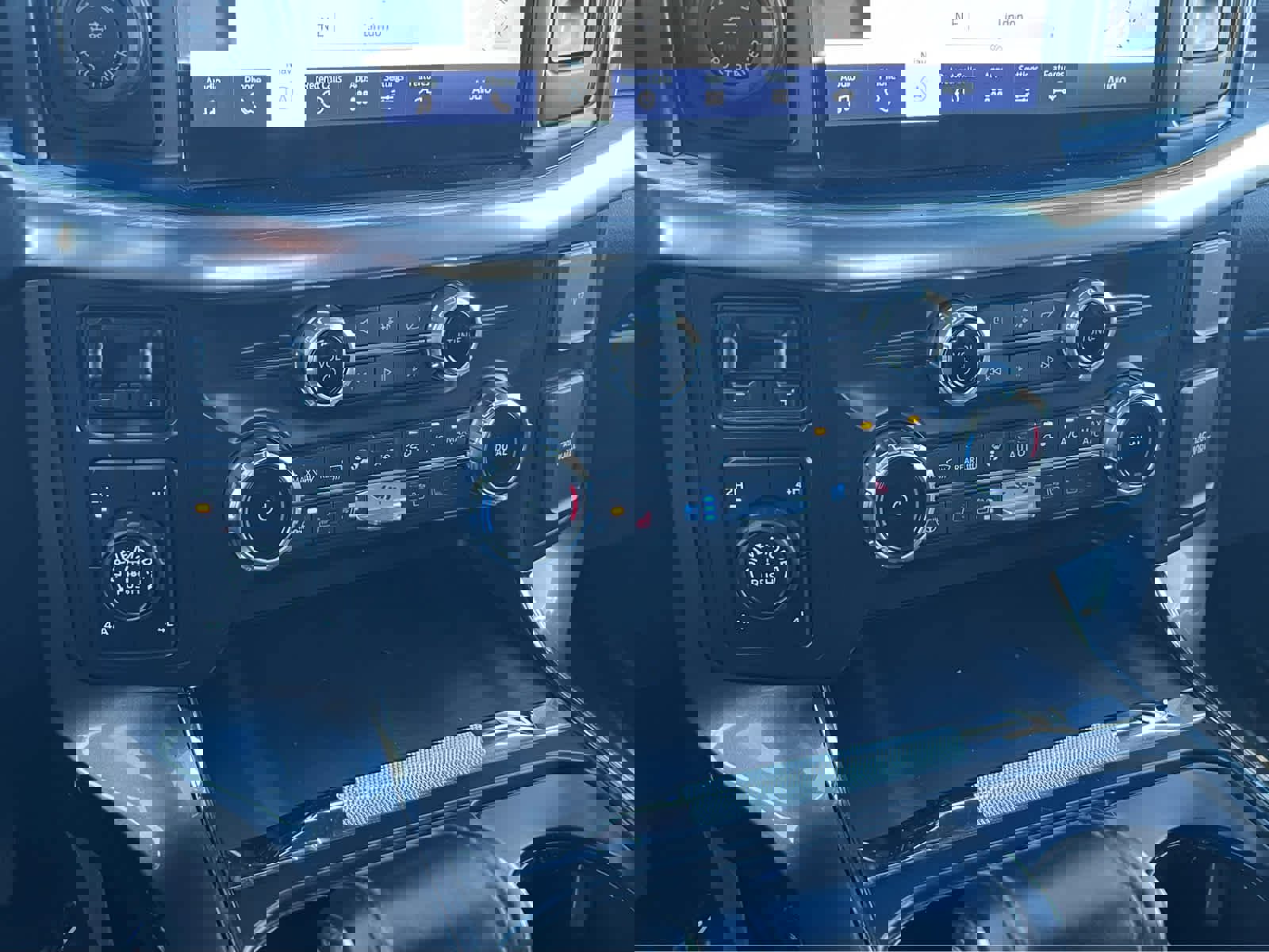 Used 2022 Ford F150 Lariat w/ Equipment Group 502A High image 38