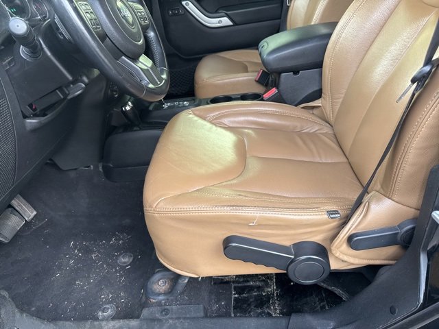 Used 2014 Jeep Wrangler Unlimited Sahara w/ Dual Top Group image 15