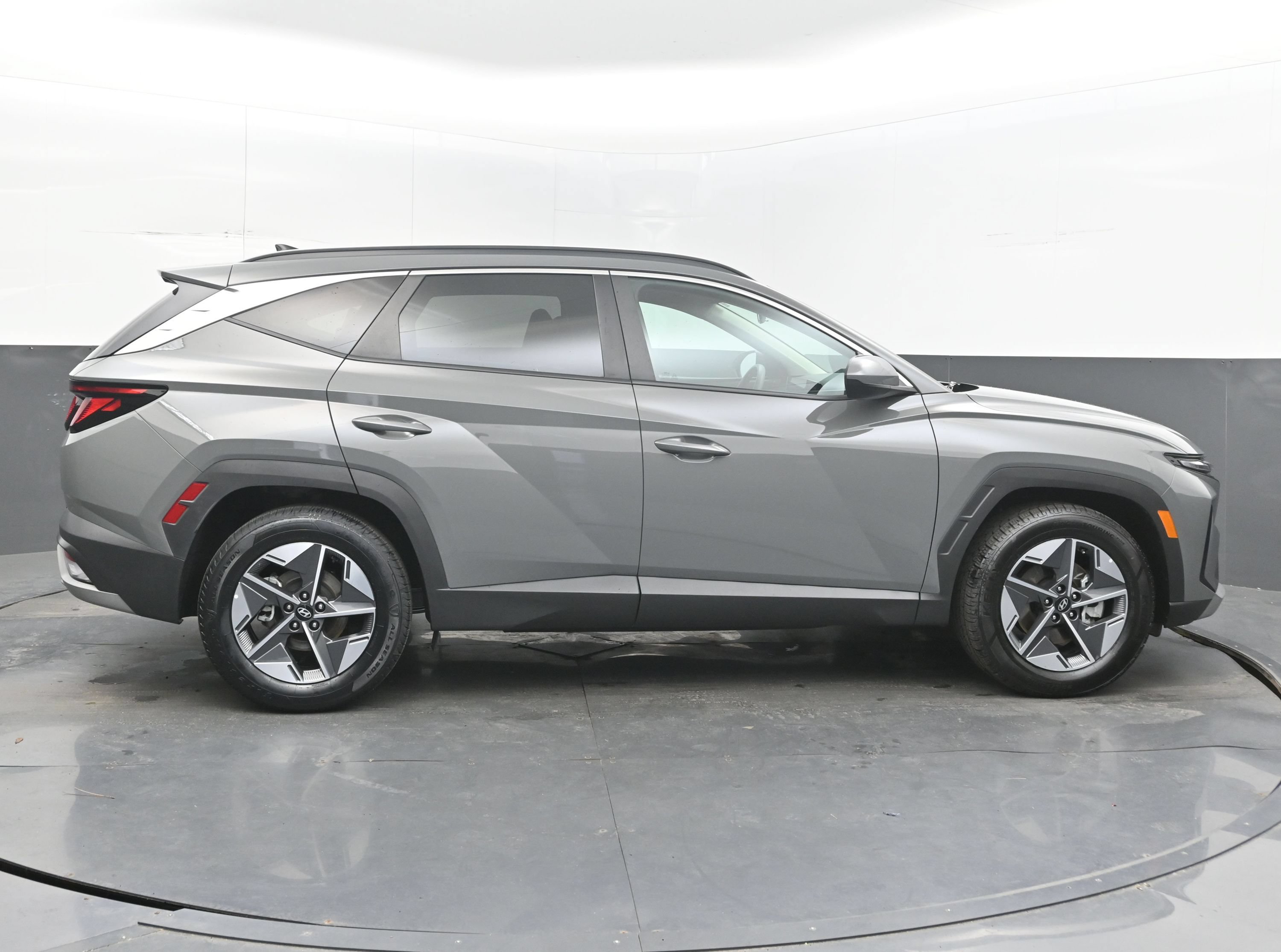 Used 2025 Hyundai Tucson SEL FWD image 10