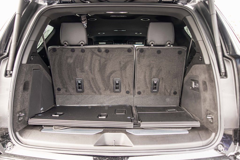 Used 2025 Cadillac Escalade Luxury image 17