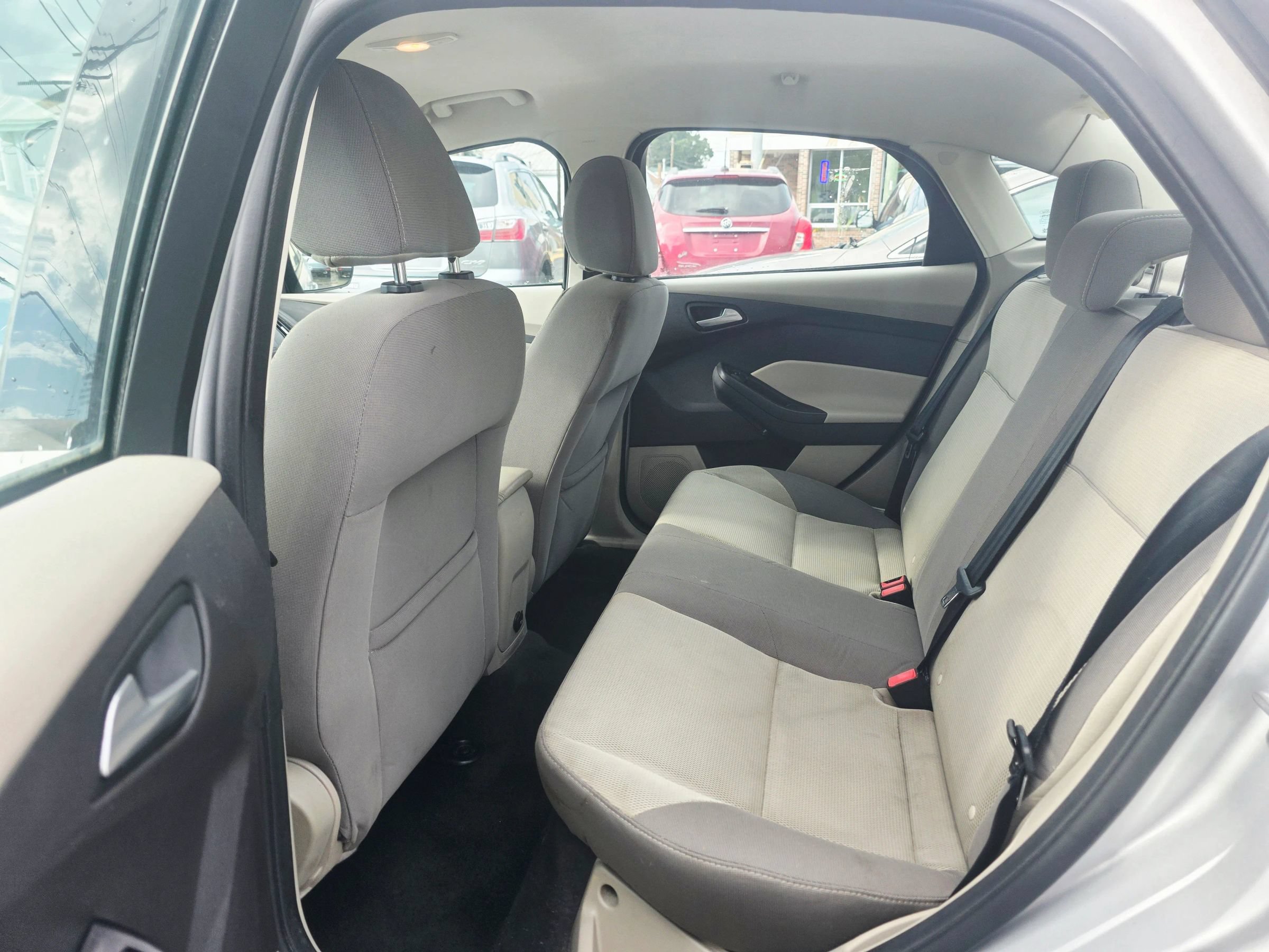 Used 2013 Ford Focus SE FWD image 10