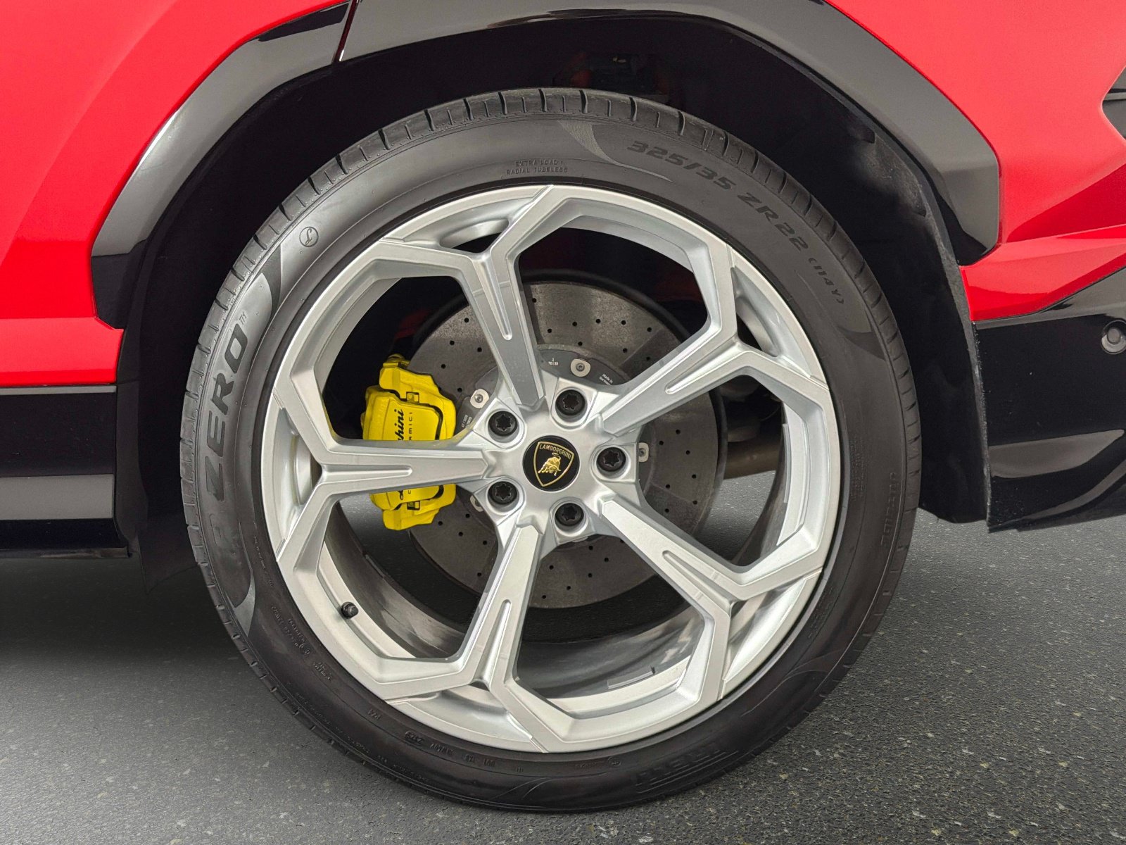 Used 2020 Lamborghini Urus AWD/4WD image 12