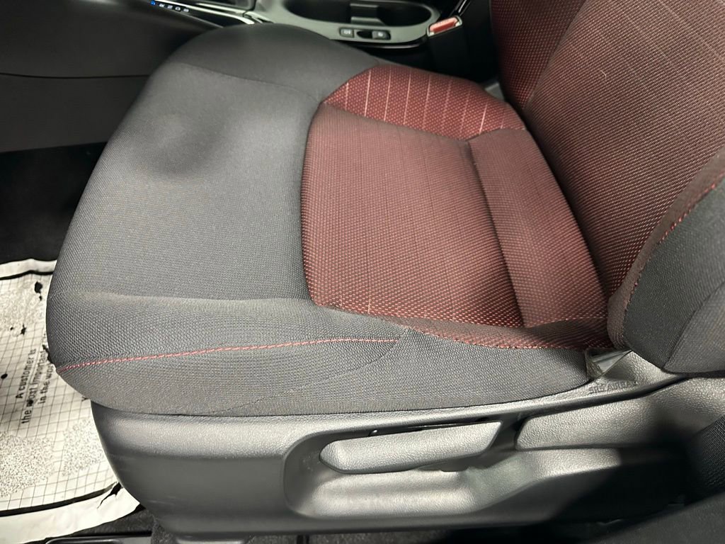 Used 2025 Toyota Corolla SE image 13