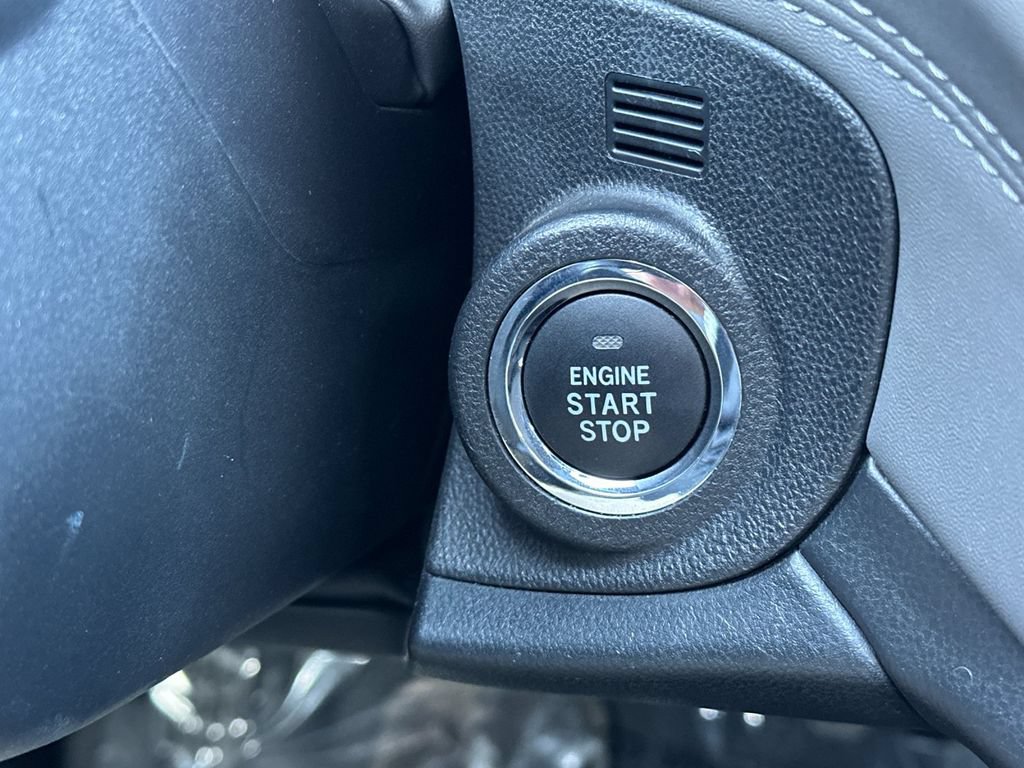 Used 2025 Subaru Outback Onyx Edition AWD/4WD image 30