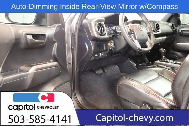 Used 2018 Toyota Tacoma TRD Sport AWD/4WD image 10