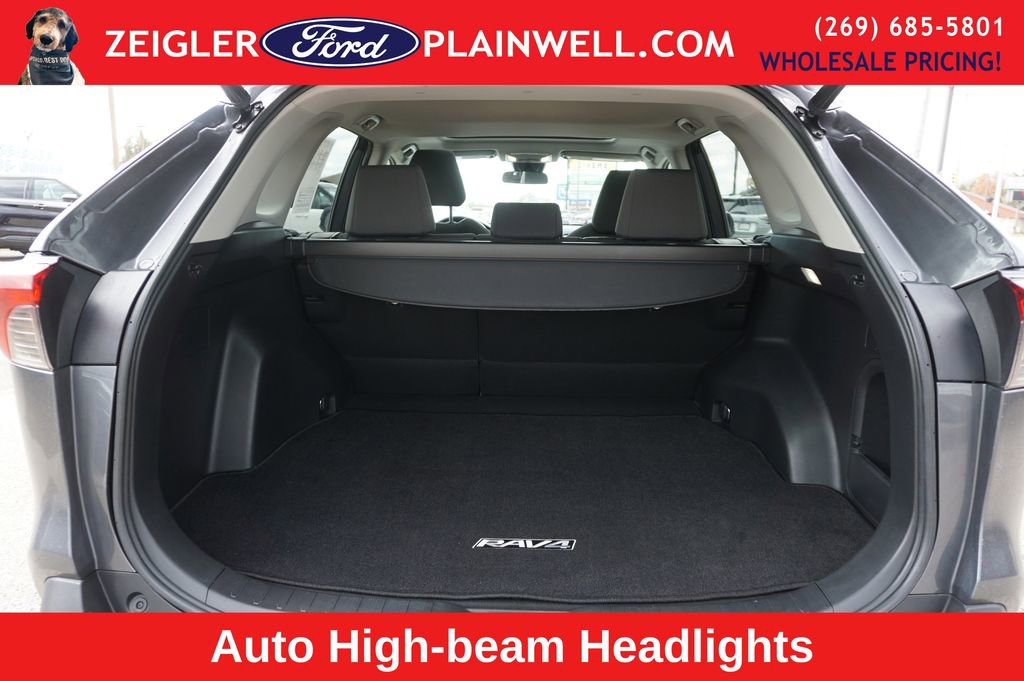 Used 2022 Toyota RAV4 XLE w/ Convenience Package image 10