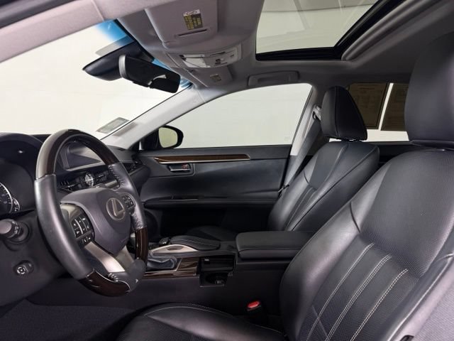 Used 2018 Lexus ES 350 w/ Luxury Package w/Wood Trim FWD image 18