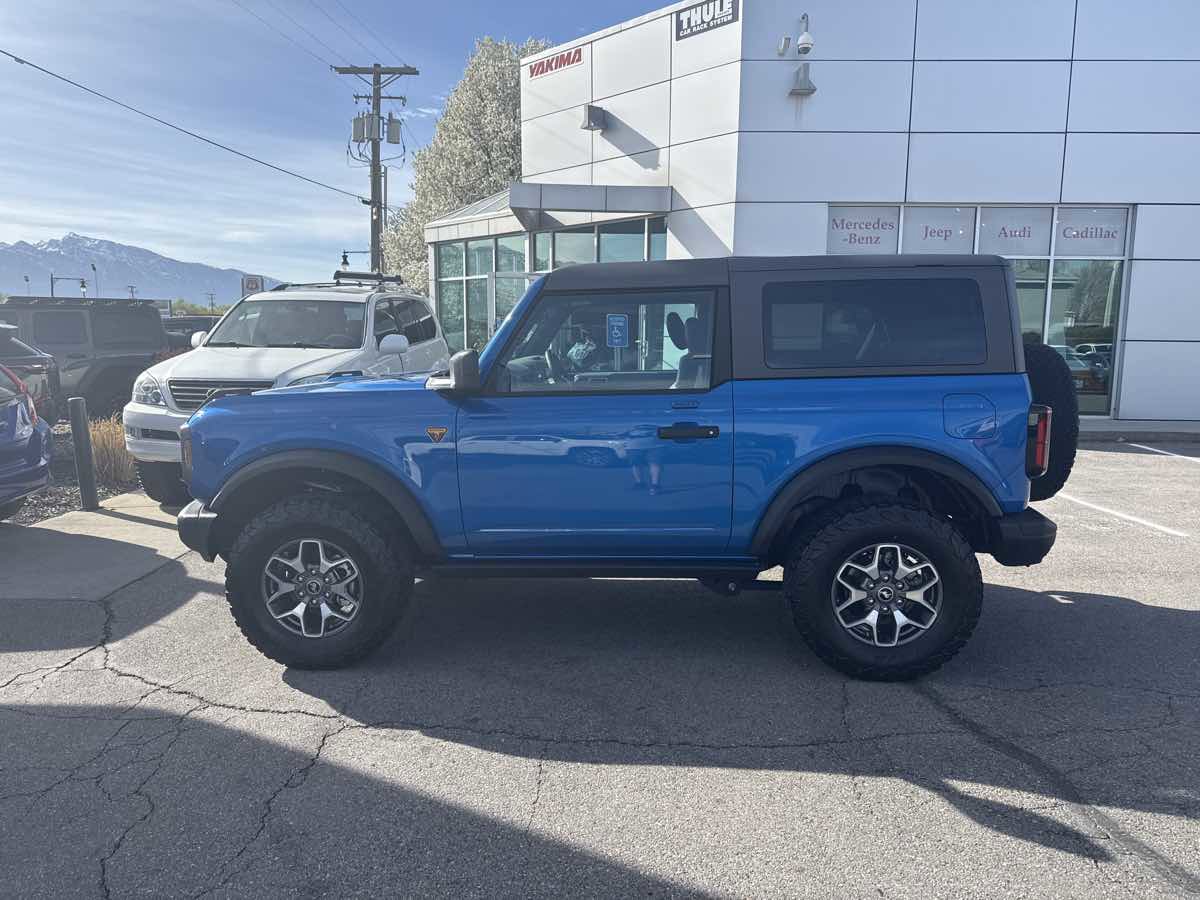 Used 2023 Ford Bronco Badlands image 9