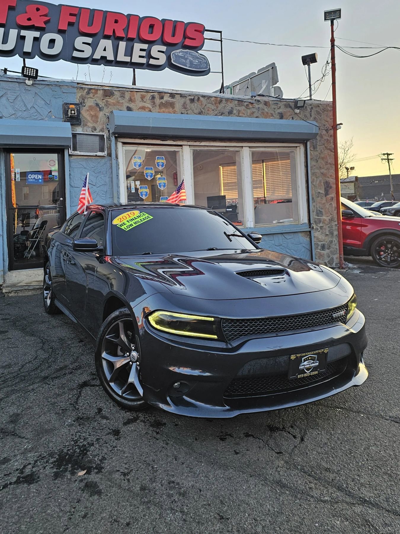 Used 2019 Dodge Charger GT image 2