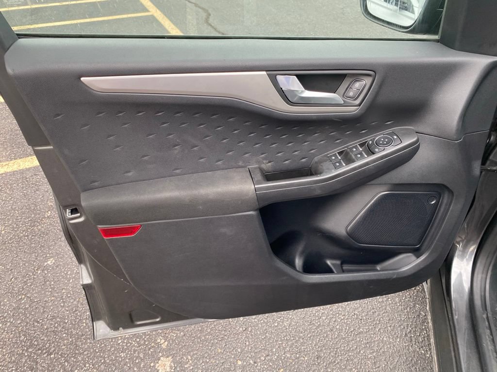 Used 2020 Ford Escape SE FWD image 13
