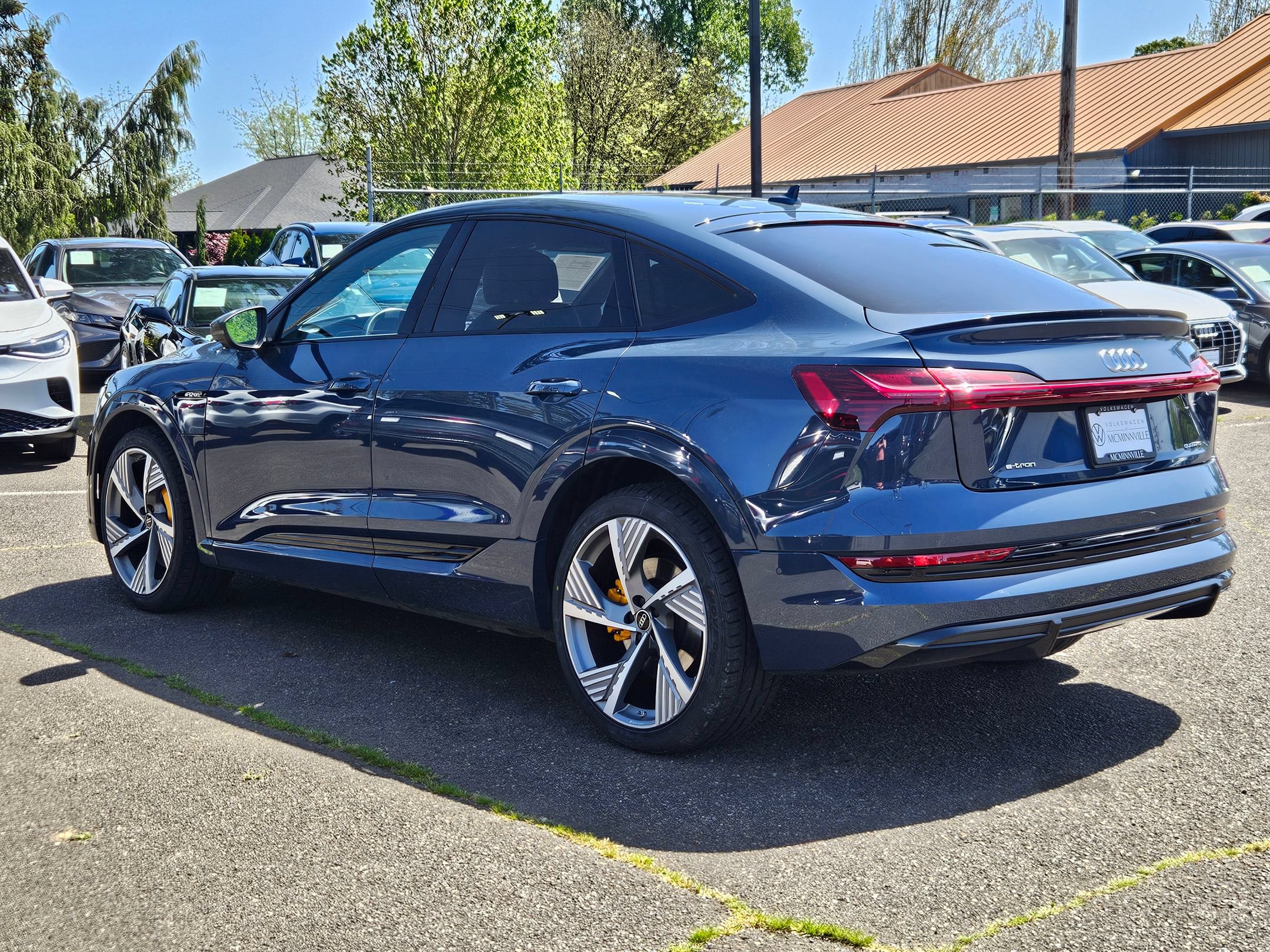 Used 2023 Audi e-tron Prestige w/ Prestige Package AWD/4WD image 3