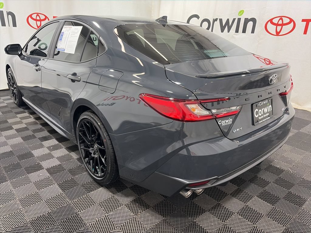 Used 2026 Toyota Camry SE FWD image 5