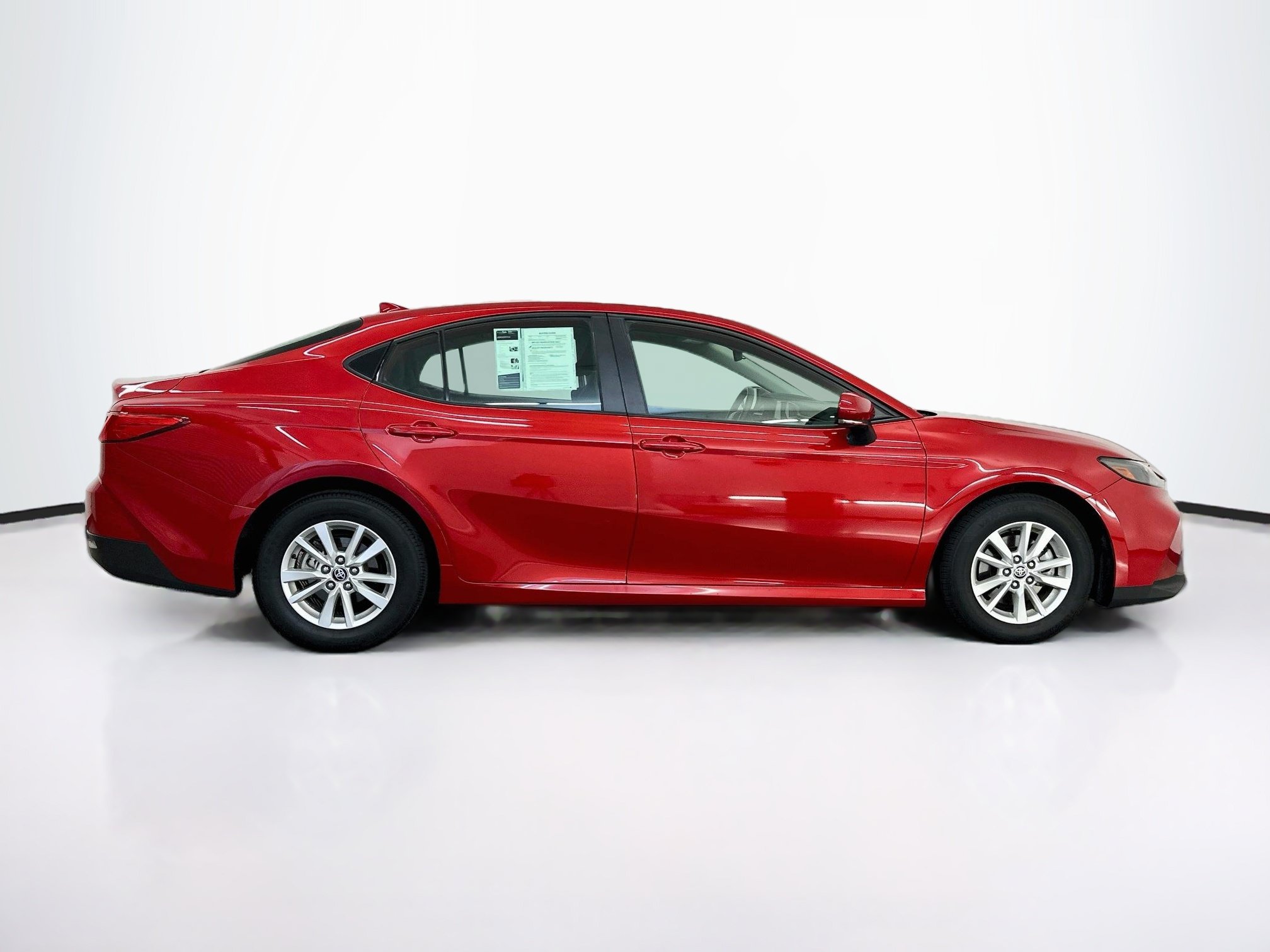 Used 2025 Toyota Camry LE FWD image 10