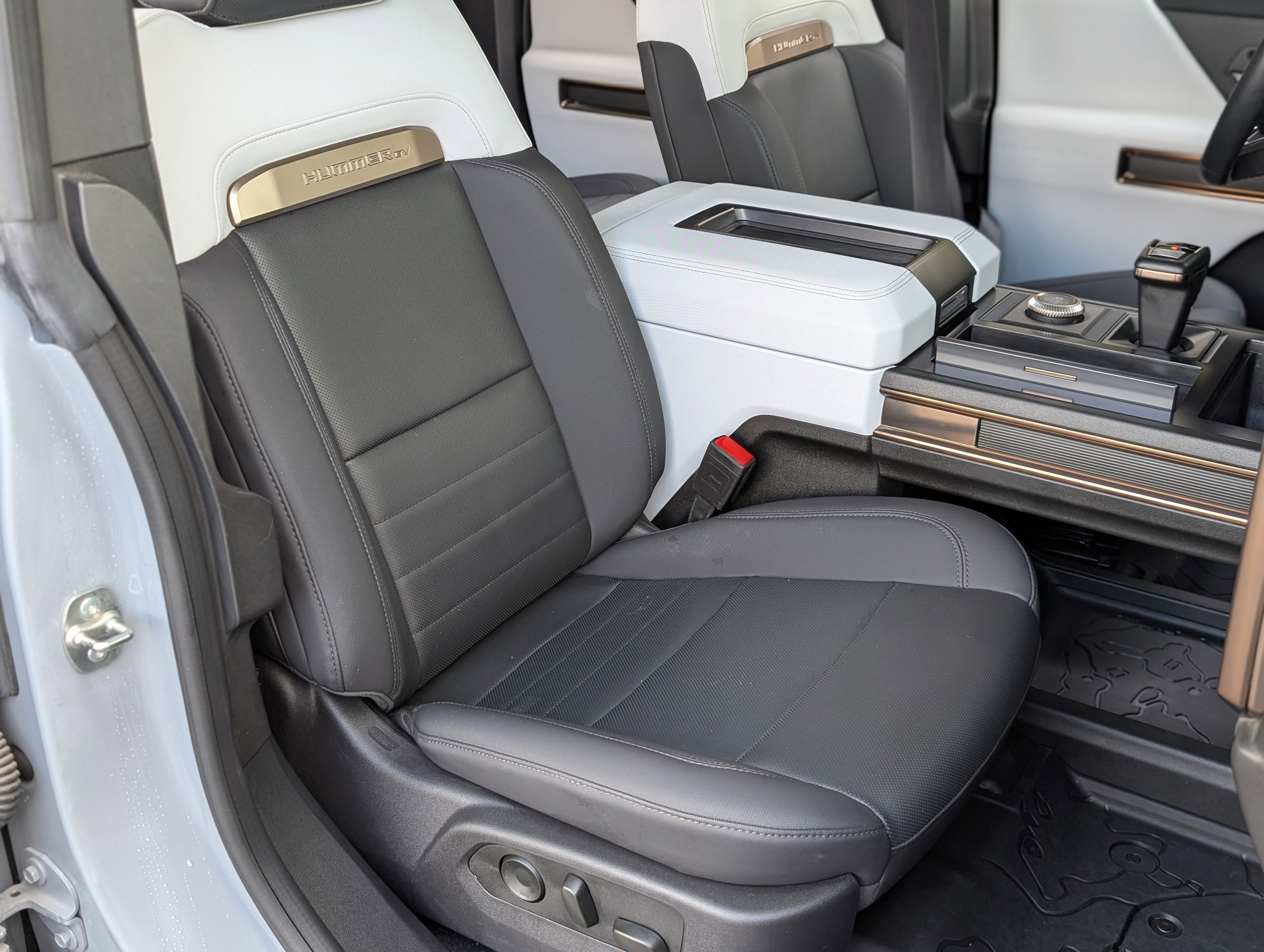 Used 2024 GMC Hummer EV 2X w/ LPO, Illumination Package image 20