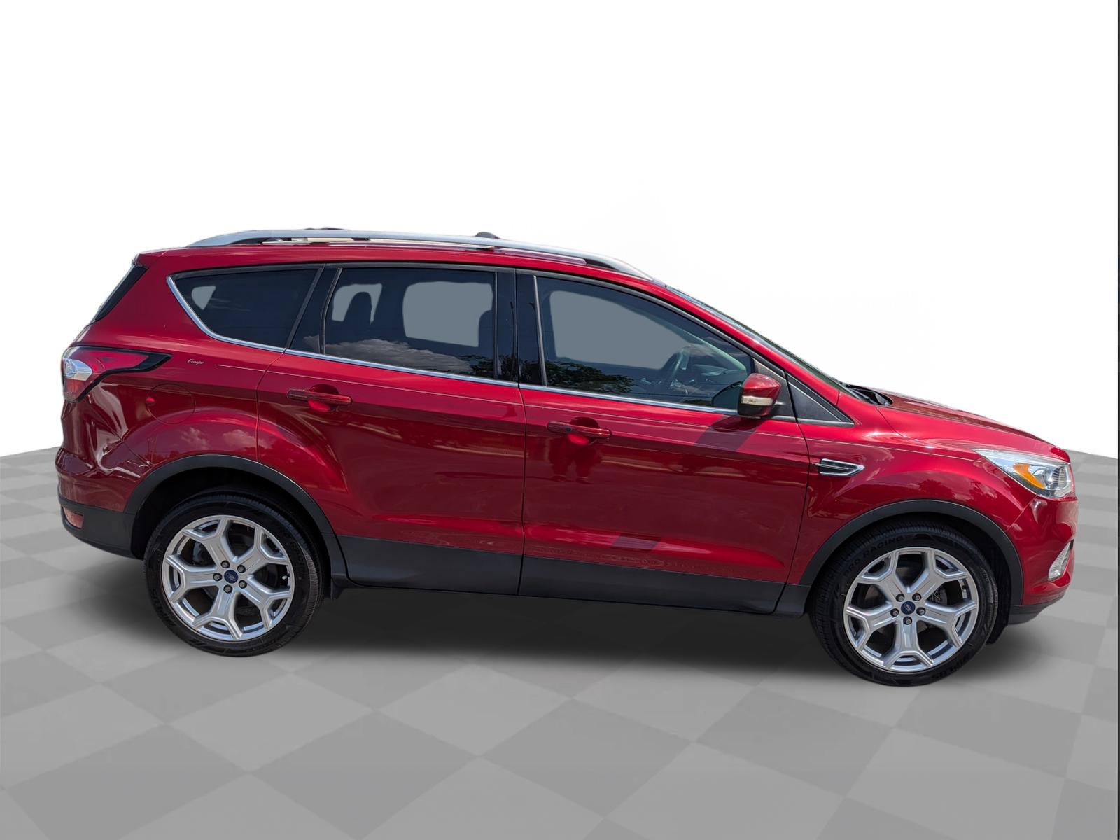 Used 2017 Ford Escape Titanium FWD image 3