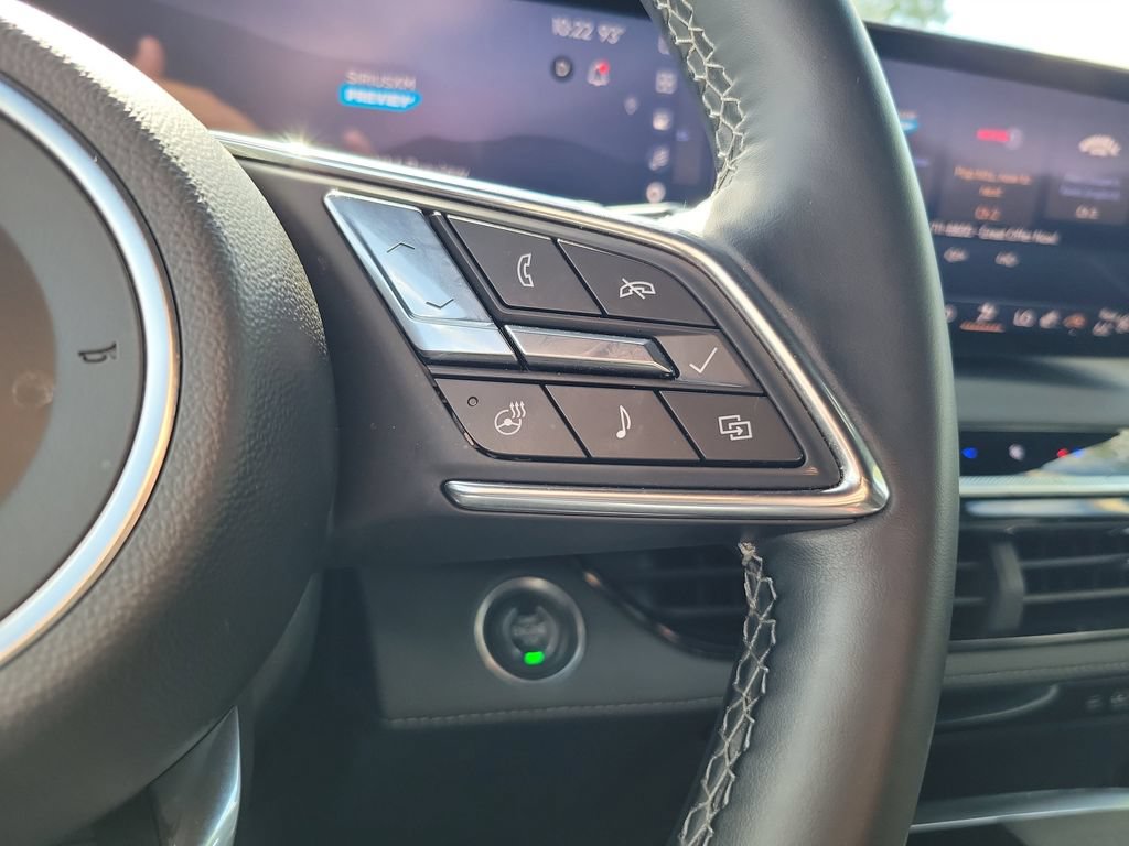 Used 2025 Buick Enclave Preferred AWD/4WD image 26
