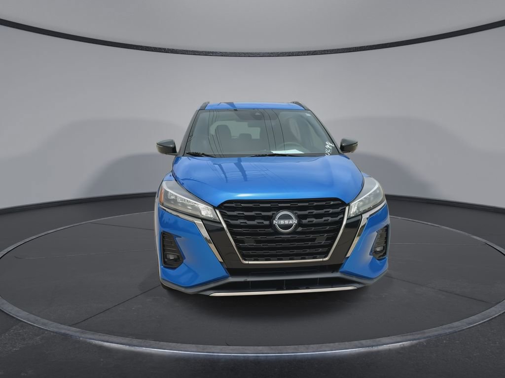 Used 2022 Nissan Kicks SR image 3