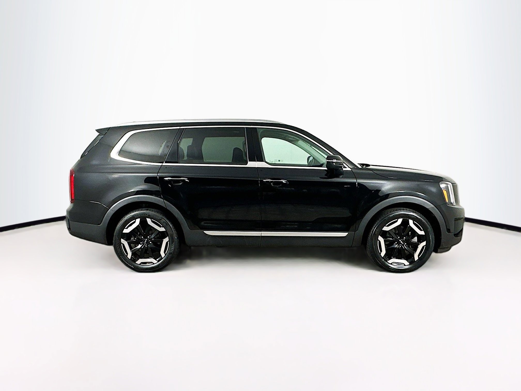 Used 2025 Kia Telluride S image 10