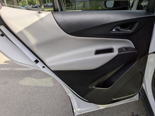 Used 2023 Chevrolet Equinox LS image 30