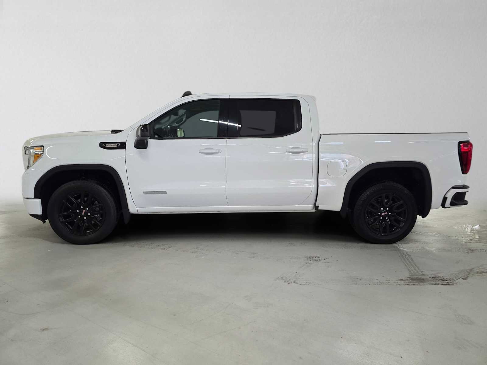 Used 2020 GMC Sierra 1500 Elevation w/ Elevation Value Package RWD image 2
