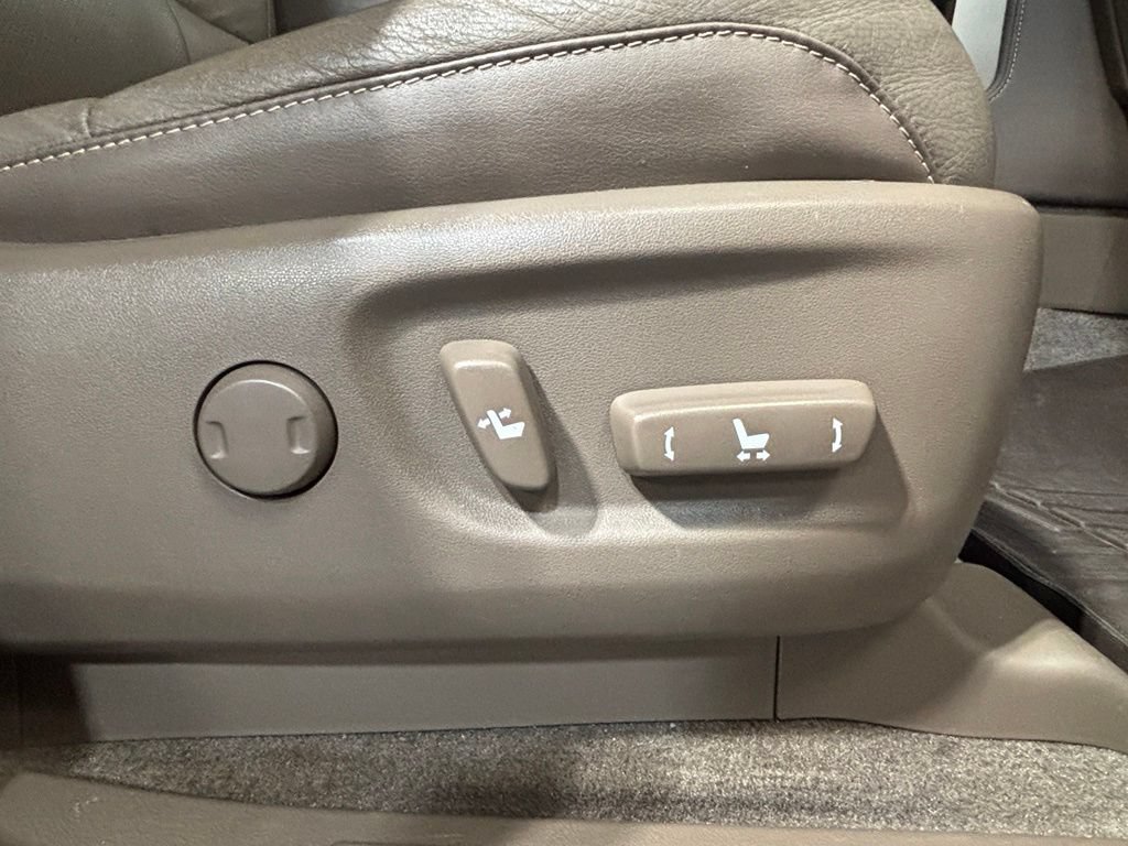 Used 2018 Lexus GX 460 Premium w/ Premium Package AWD/4WD image 34