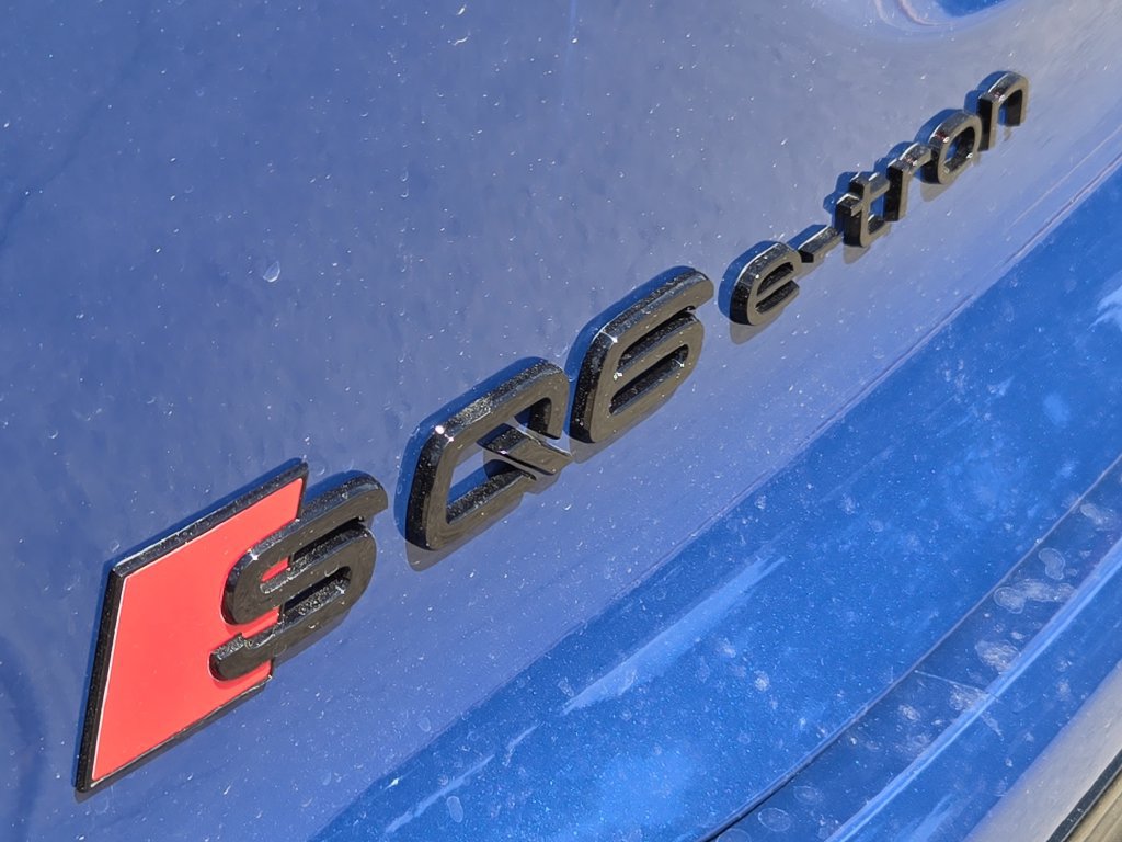 New 2027 Audi SQ6 e-tron Prestige AWD/4WD image 14