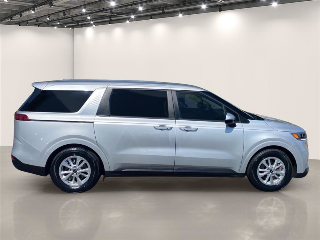 Certified 2022 Kia Carnival LX FWD image 9