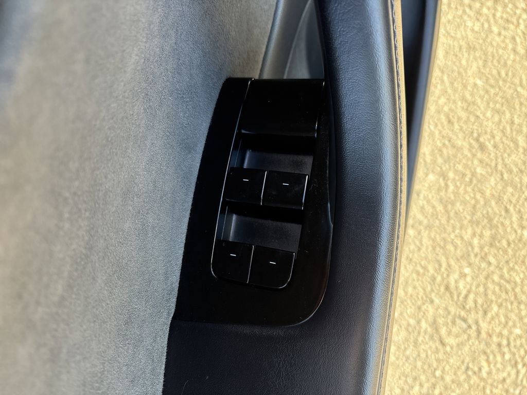 Used 2018 Tesla Model 3 image 11