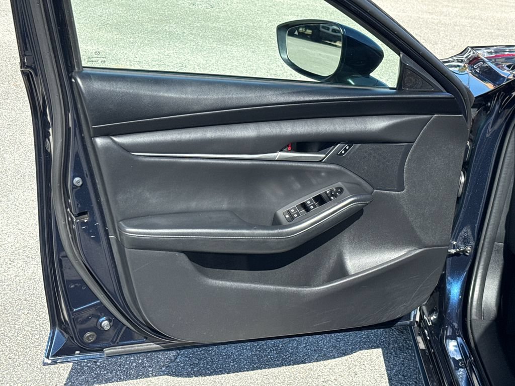 Used 2023 MAZDA MAZDA3 s FWD image 13