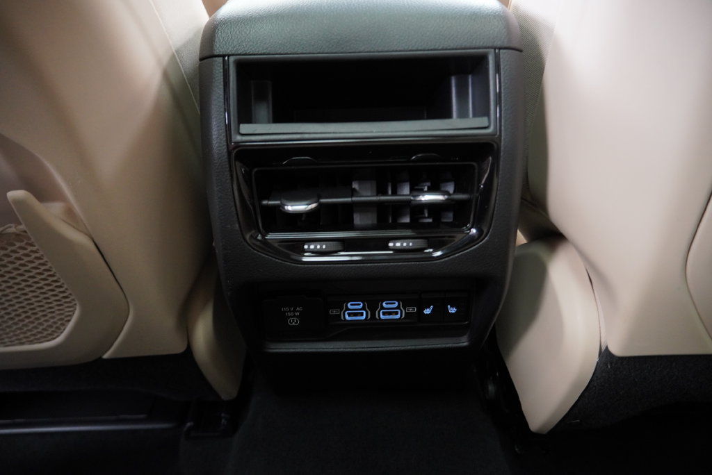 Certified 2025 Jeep Grand Cherokee Limited AWD/4WD image 23